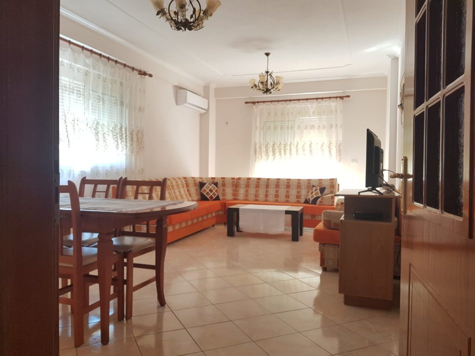 Tirane, jepet me qera apartament 2+1 Kati 2, 118 m² 500 € (Don Bosko)