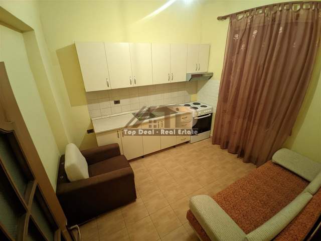 Tirane, jepet me qera shtepi 1+1+BLK Kati 1, 50 m² 270 Euro (Rruga Pjeter Budi)