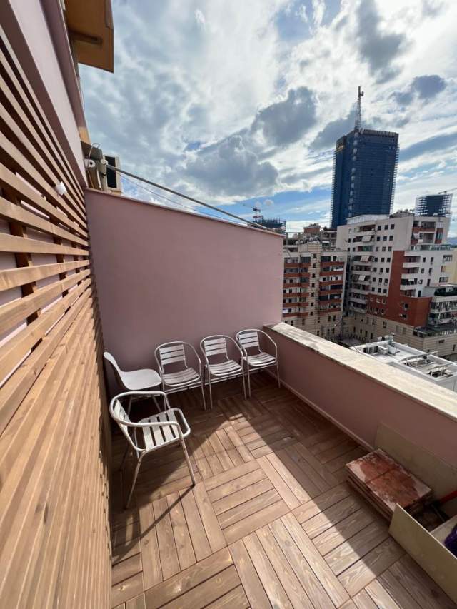 Tirane, jepet me qera apartament 1+1+BLK Kati 9, 55 m² 600  (Rruga e Barrikadave)