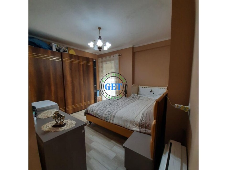 Durres, jepet me qera apartament 2+1+Ballkon Kati 3, 101 m² 700 € (Qender, Durres!)