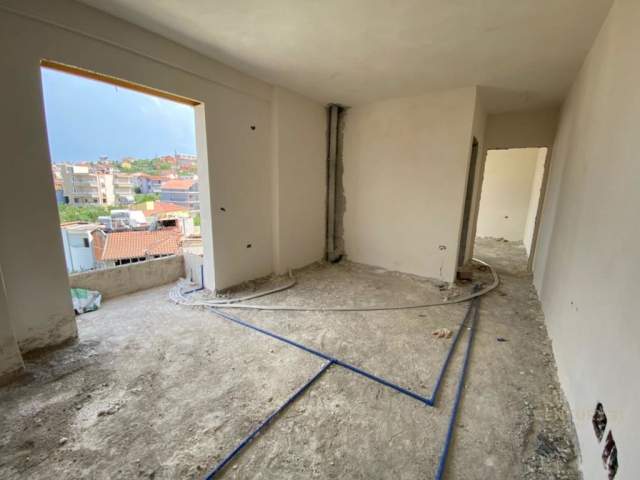 Tirane, shes apartament 1+1 Kati 1, 45 m² 52.000 Euro (selite)