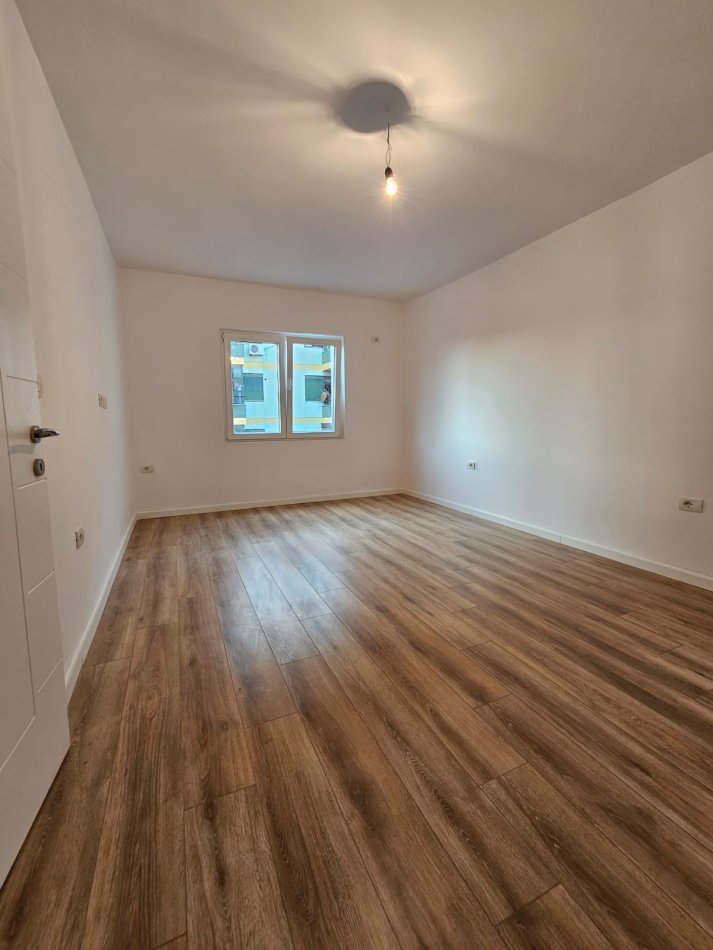 Tirane, shes apartament 1+1 Kati 5, 44 m² 102.000 € (Mozaiku te 21 Dhjetori)