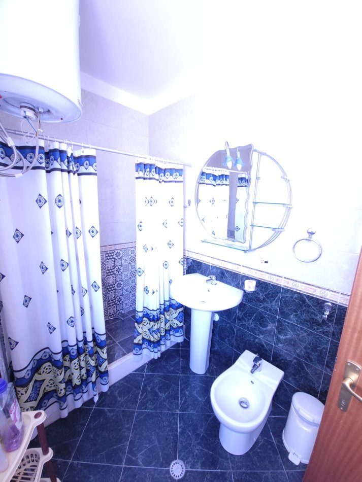 Tirane, jepet me qera apartament 2+1 Kati 8, 125 m² 600 € (Gjergj fishta)