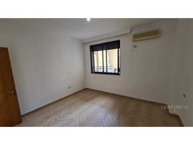 SHITET APARTAMENT 2+1+2 TE BULEVARDI ZOGU I PARE! Kati 2, 125 m² 200.000 Euro (Bulevardi Zogu I)