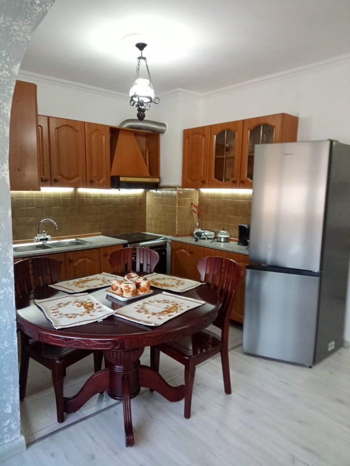 Tirane, jepet me qera apartament 2+1 Kati 9, 80 m² 599 € (Komuna e parisit)