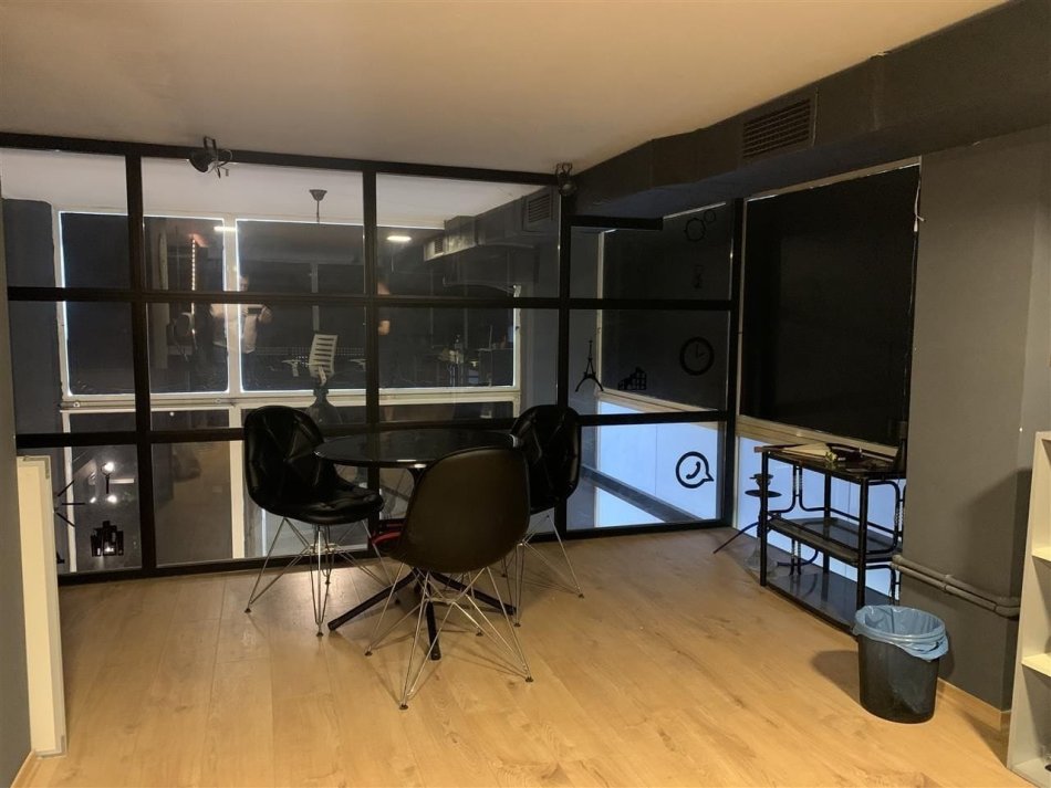 Tirane, jepet me qera ambjent biznesi Kati 0, 70 m² 550 € (rruga frosina plaku)