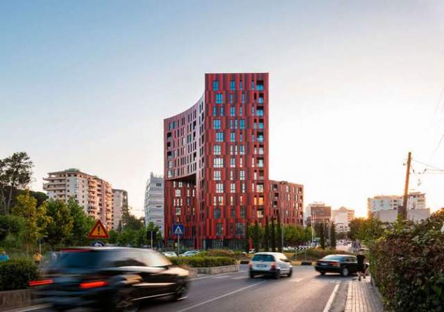 Tirane, shes dyqan Kati 3, 42 m² 120.000 Euro (elbasanit)