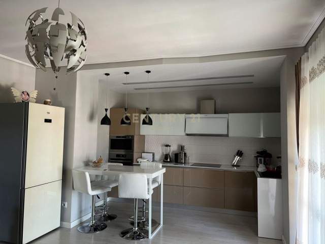 Tirane, jepet me qera apartament 2+1+BLK Kati 7, 80 m² 400 Euro (Astir)