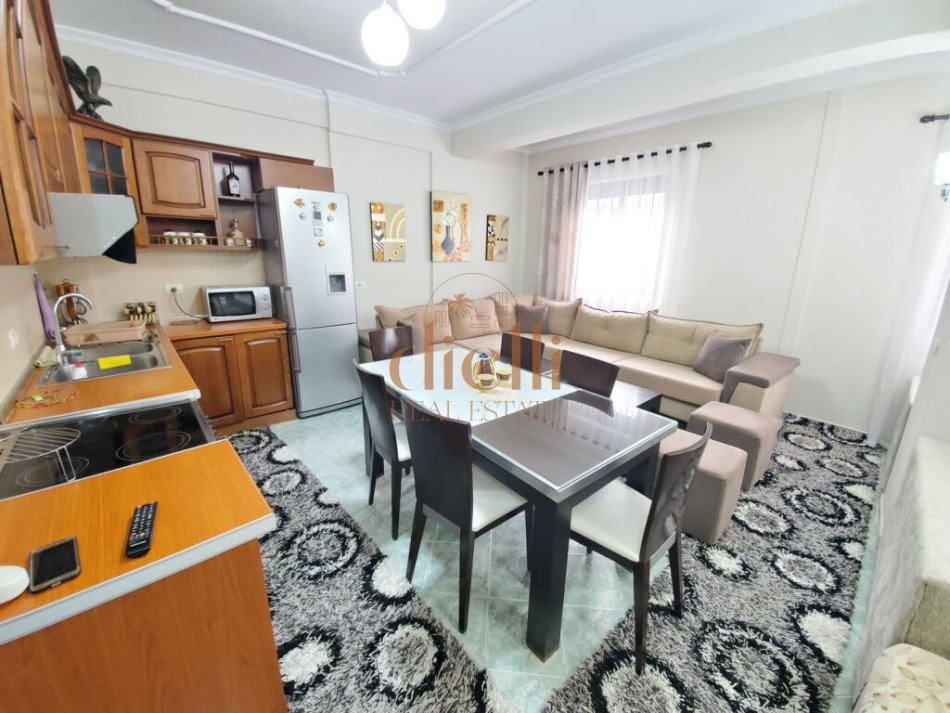 Tirane, shitet apartament 2+1+Ballkon, Kati 2, 103 m² 145,000 € 
