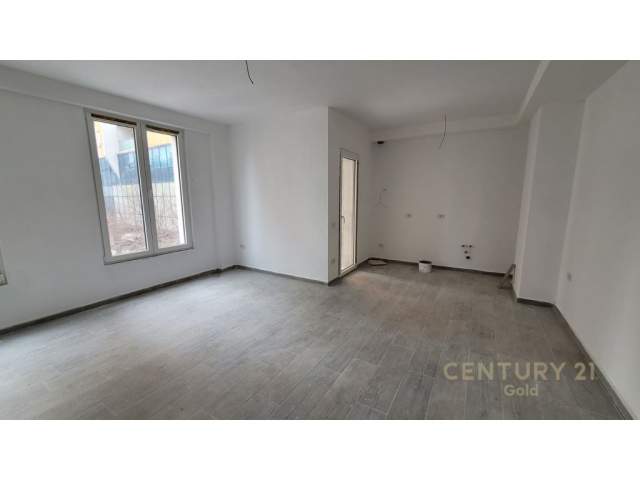 Tirane, jap me qera zyre Kati 1, 66 m² 990 Euro (LICEU ARTISTIK,RTSH)