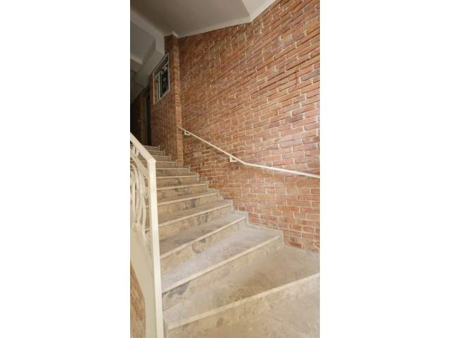 Tirane, jap me qera zyre Kati 1, 66 m² 990 Euro (LICEU ARTISTIK,RTSH)