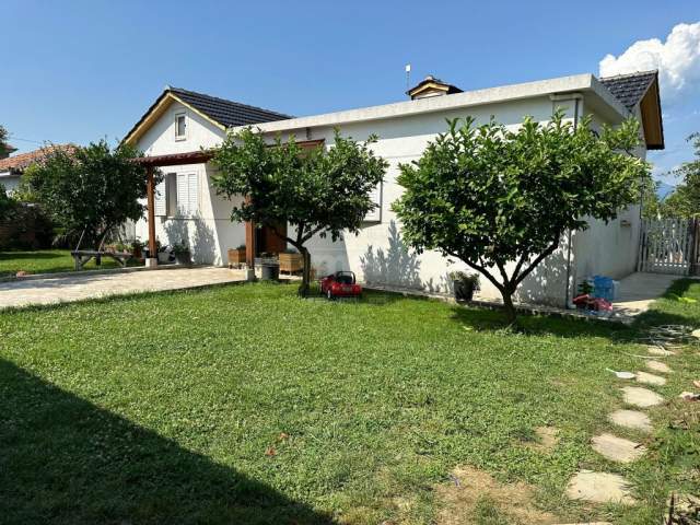 Tirane, shitet Vile 2+1+BLK Kati 1, 100 m² 180.000 Euro (Autostrada e Rinasit)