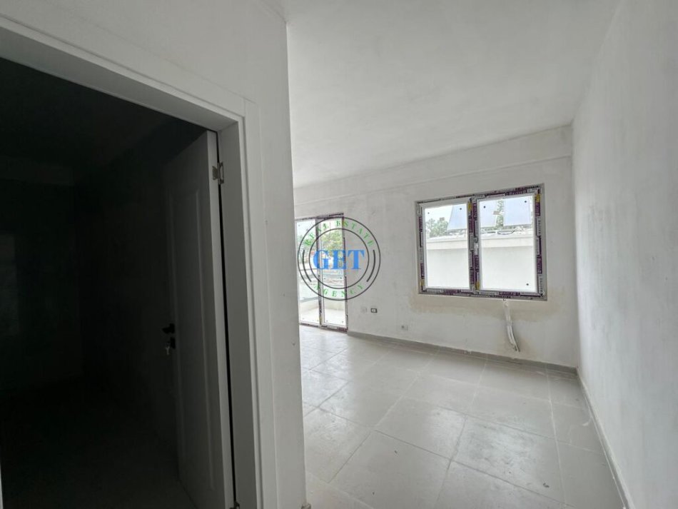 Durres, shitet apartament 2+1+Ballkon Kati 2, 103 m², 1500 euro m2  (Golem)