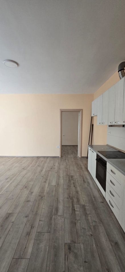 Tirane, jepet me qera apartament 1+1 Kati 2, 65 m² 500 € (myslym shyri)