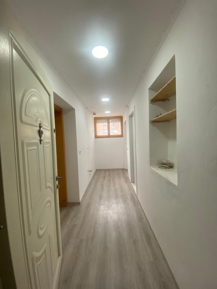 Shiten 2 apartamente  1+1 'Kryqezimi 21 Dhjetori'
