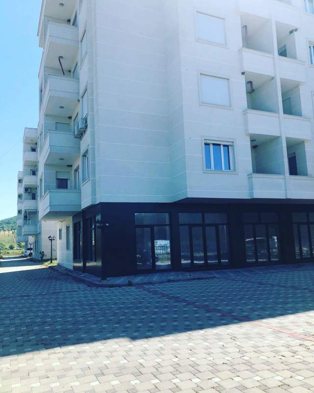 Gjiri Lalezit, jepet me qera dyqan Kati 0, 170 m²  (Gjiri i lalezit)