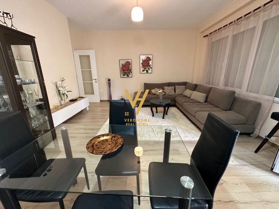 Tirane, jepet me qera apartament 2+1+Ballkon Kati 2, 106 m² 650 € (LIQENI I THATE)