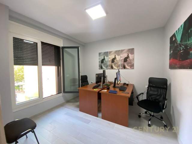 Tirane, jepet me qera ambjent biznesi Kati 2, 56 m² 500 Euro (Rruga e Kosovareve Tirana, Albania)