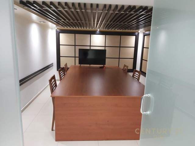 Tirane, jepet me qera ambjent biznesi Kati 1, 177 m² 700 Euro (Jordan Misja)