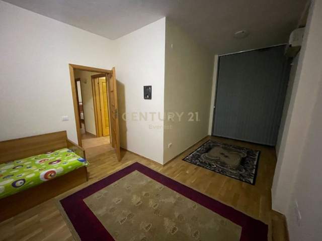 Tirane, jepet me qera apartament 3+1+A+BLK Kati 3, 160 m² 800 Euro (Stadiumi Air Albania)