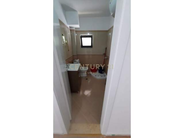 Tirane, shitet apartament 1+1 Kati 2, 59 m² 65.000 Euro (Pallati me shigjeta Tirana, Albania)