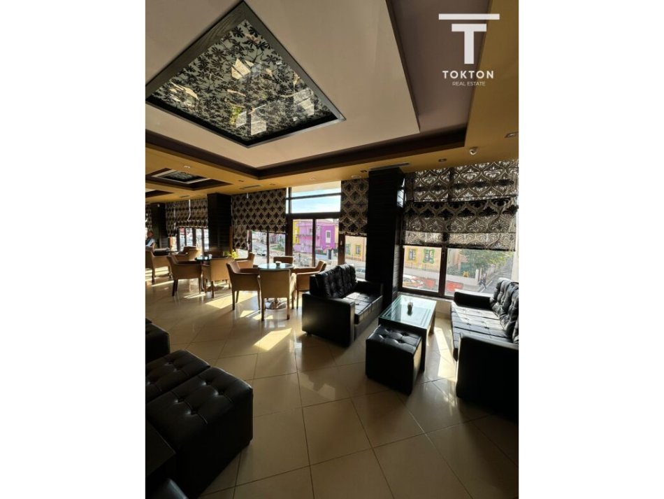 Tirane, shitet ambjent biznesi Kati 1, 134 m² 335.000 € (Kinostudio, Tiranë, TT 1454)
