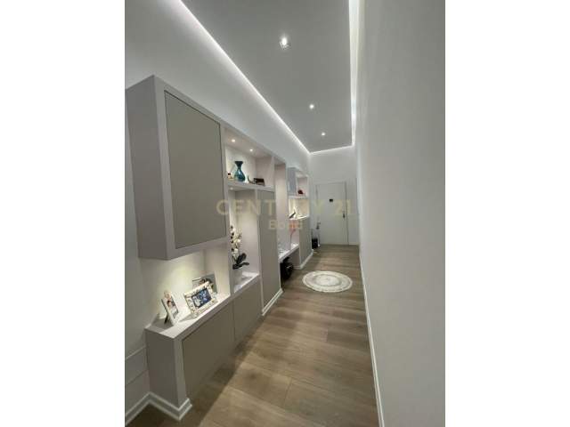 Shitet apartament modern 2+1+2 tek rruga Dritan Hoxha, Kati 6, 135 m² 210.000 Euro