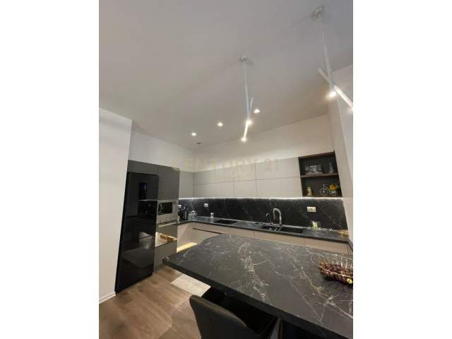 Shitet apartament modern 2+1+2 tek rruga Dritan Hoxha, Kati 6, 135 m² 210.000 Euro