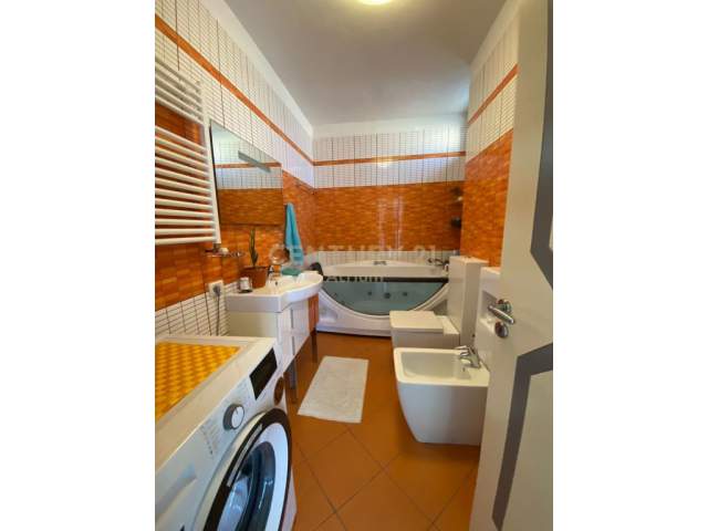 SHITET APARTAMENT 2+1+2+ VERANDE TEK MATERNITETI I RI, 212 m²,  200.000 Euro