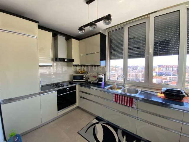 SHITET APARTAMENT 2+1+2+ VERANDE TEK MATERNITETI I RI, 212 m²,  200.000 Euro