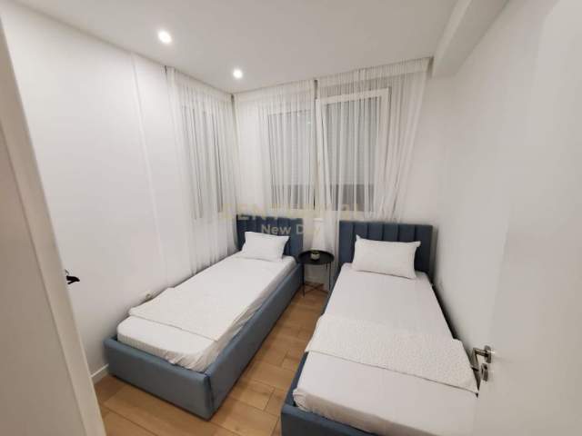 Shitet 2+1 i arreduar prane "Hotel Doce Vita", 61 m2, 75.000 Euro