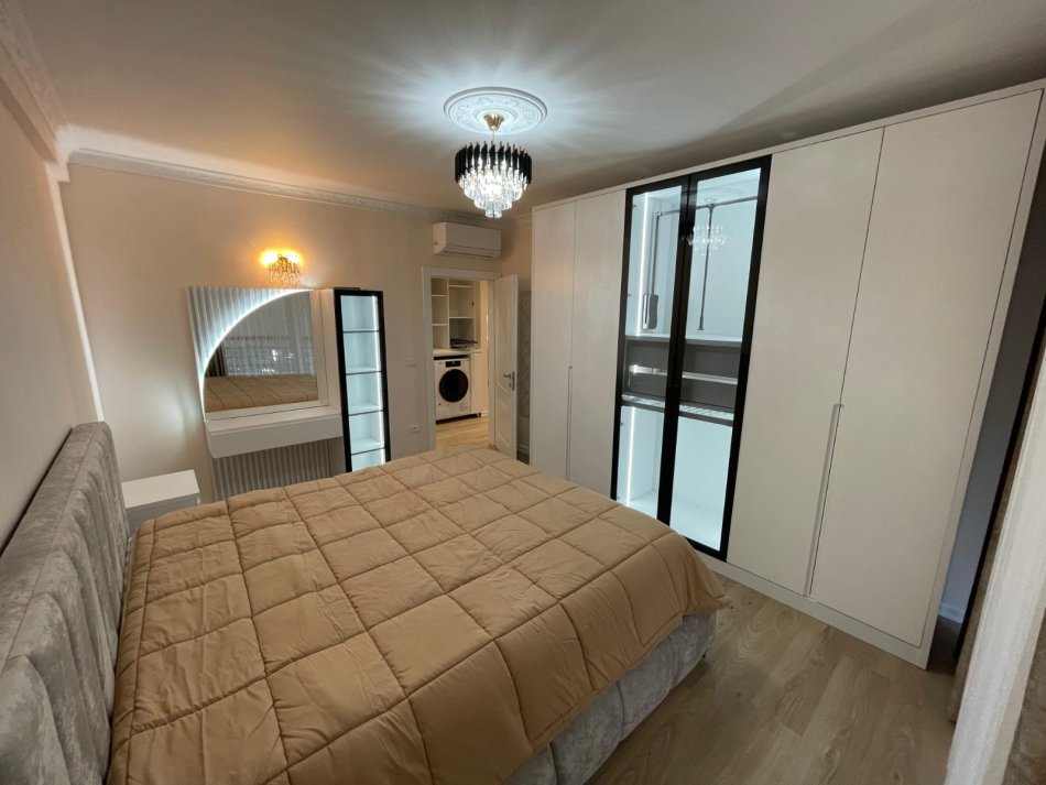 Tirane, jepet me qera apartament 2+1 Kati 3, 100 m² 1.200 € (liqeni i thate)