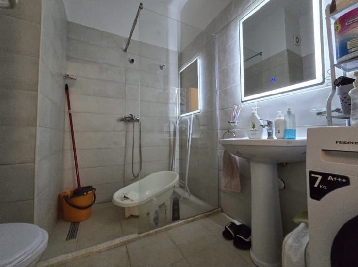Tirane, jepet me qera apartament 1+1+Ballkon Kati 4, 55 m² 400 € (Pasho Hysa Kompleksi Mangalem 21)