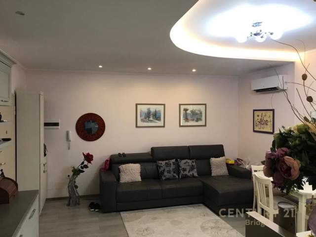 Tirane, jepet me qera apartament 1+1 Kati 4, 75 m² 430 Euro (Kopshti Zoologjik Tirana, Albania)