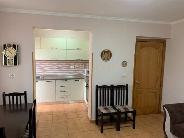Tirane, shitet apartament 2+1 Kati 5, 71 m² 75.000 Euro (Rruga '' Todi Shkurti'')