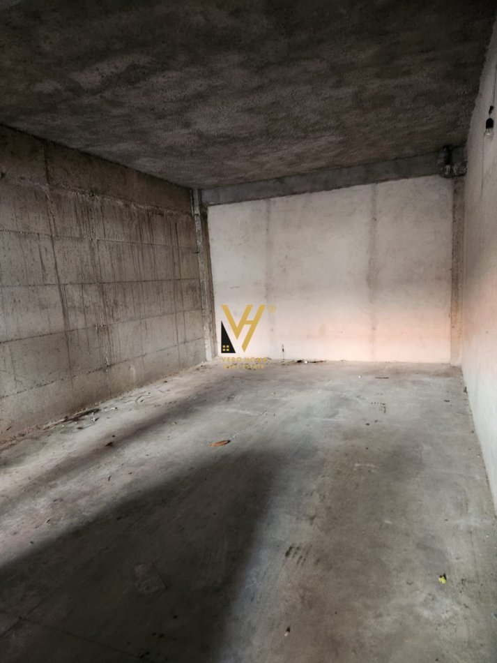 Tirane, jepet me qera garazh Kati -1, 30 m² 10.000 € (KODRA E DIELLIT)