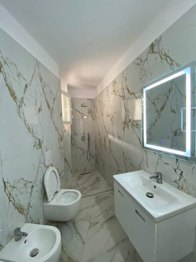 Tirane, shitet apartament 2+1+BLK Kati 3, 90 m² 1.750 Euro/m2 (rruga Haxhi Hysen Dalliu)