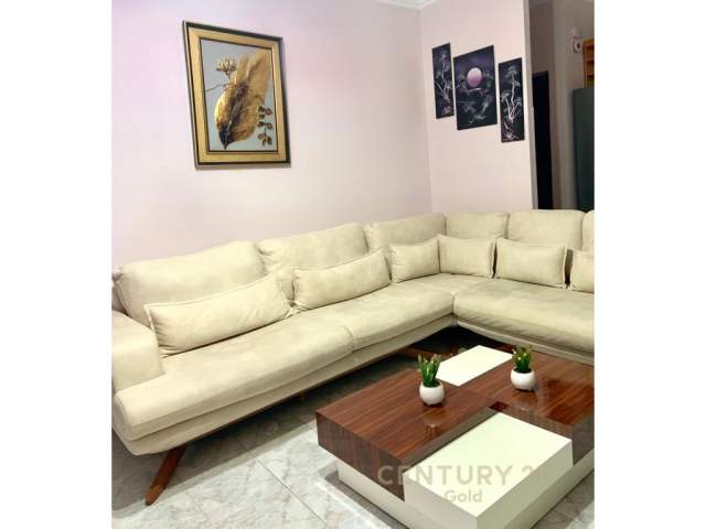 Te Pallati me Shigjeta shesim apartament 2+1! Kati 3, 80 m² 82.000 Euro
