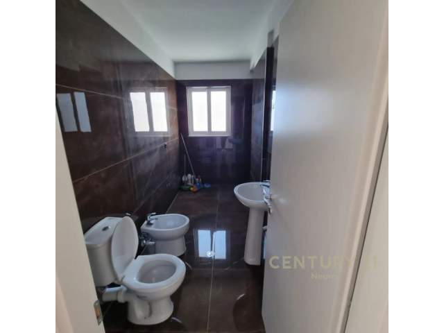 Vlore, shitet apartament 1+1 Kati 1, 82 m² 85.000 Euro (Radhim)