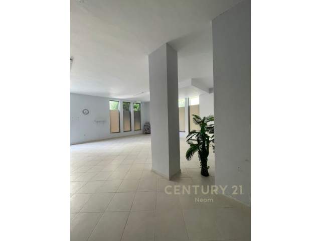 Tirane, jepet me qera ambjent biznesi Kati 1, 73 m² 300 Euro (Liqeni i Thatë)