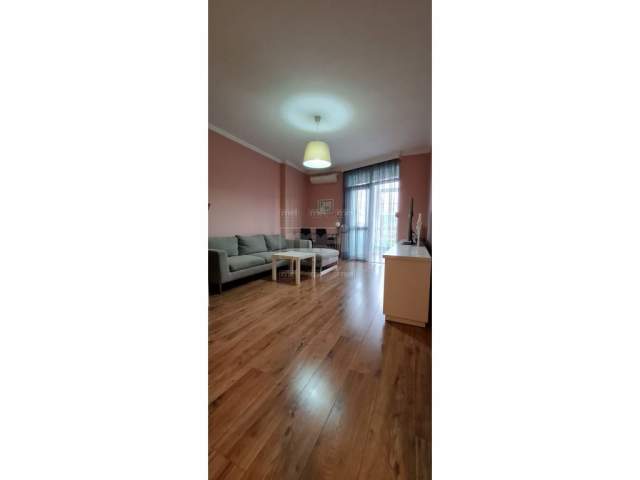Tirane, jap me qera apartament 1+1+BLK 70 m² 550 Euro (ish Ekspozita)