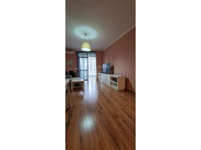 Tirane, jap me qera apartament 1+1+BLK 70 m² 550 Euro (ish Ekspozita)