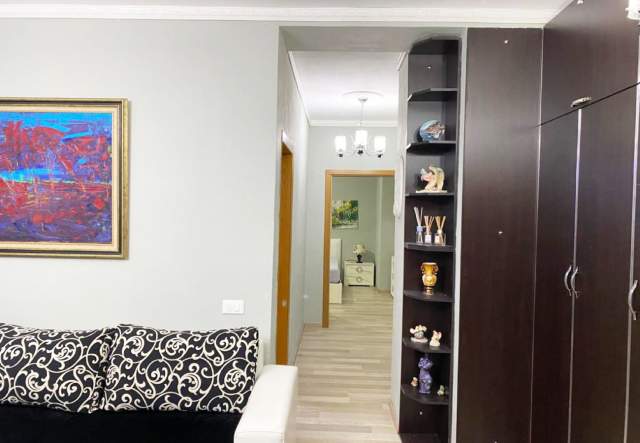 Tirane, jepet me qera apartament 135 m² 500 Euro