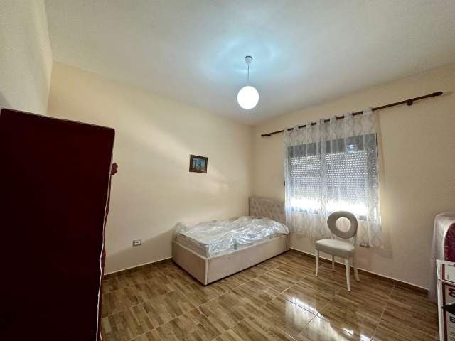 Tirane, jepet me qera apartament 2+1 Kati 4, 97 m² 550 Euro (qender)