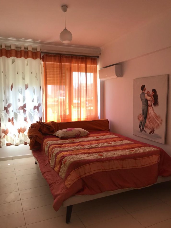 Tirane, jepet me qera apartament 2+1 Kati 5, 85 m² 600 € (Myslym shyri)
