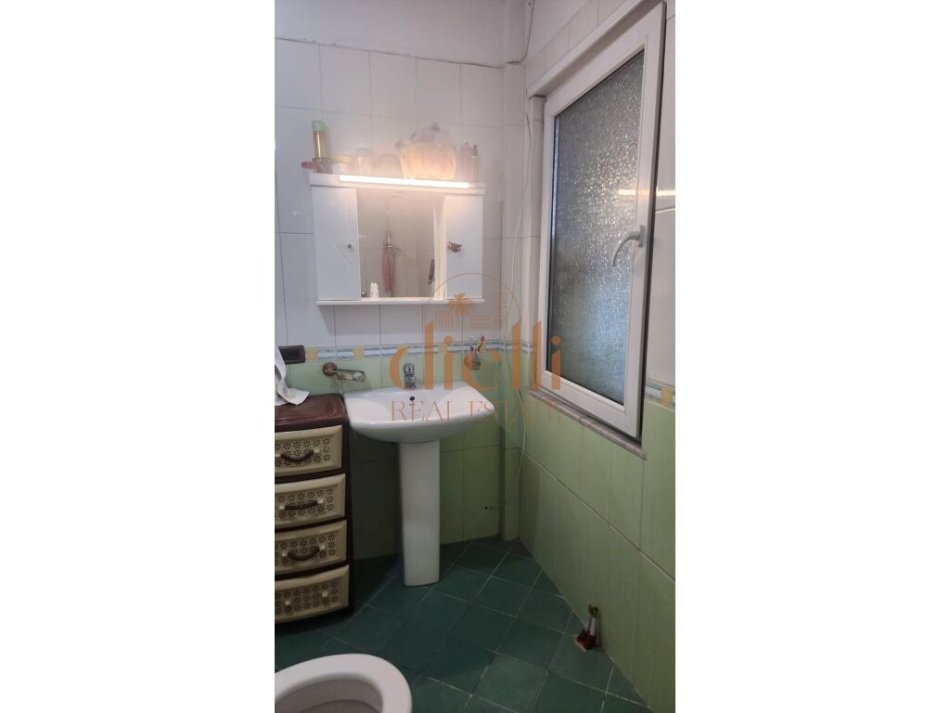 Shitet Apartament 2+1 + Post Parkimi Perfshire Ne Cmim, 2+1+Ballkon Kati 3, 70 m² 155,000 € (Kodra e Diellit)