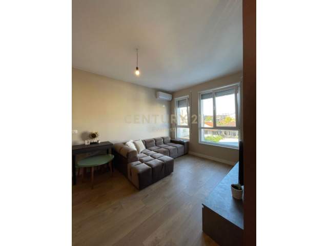 Tirane, shes apartament 2+1+A+BLK Kati 1, 110 m² 173.000 Euro (Maternitetit te Ri.)
