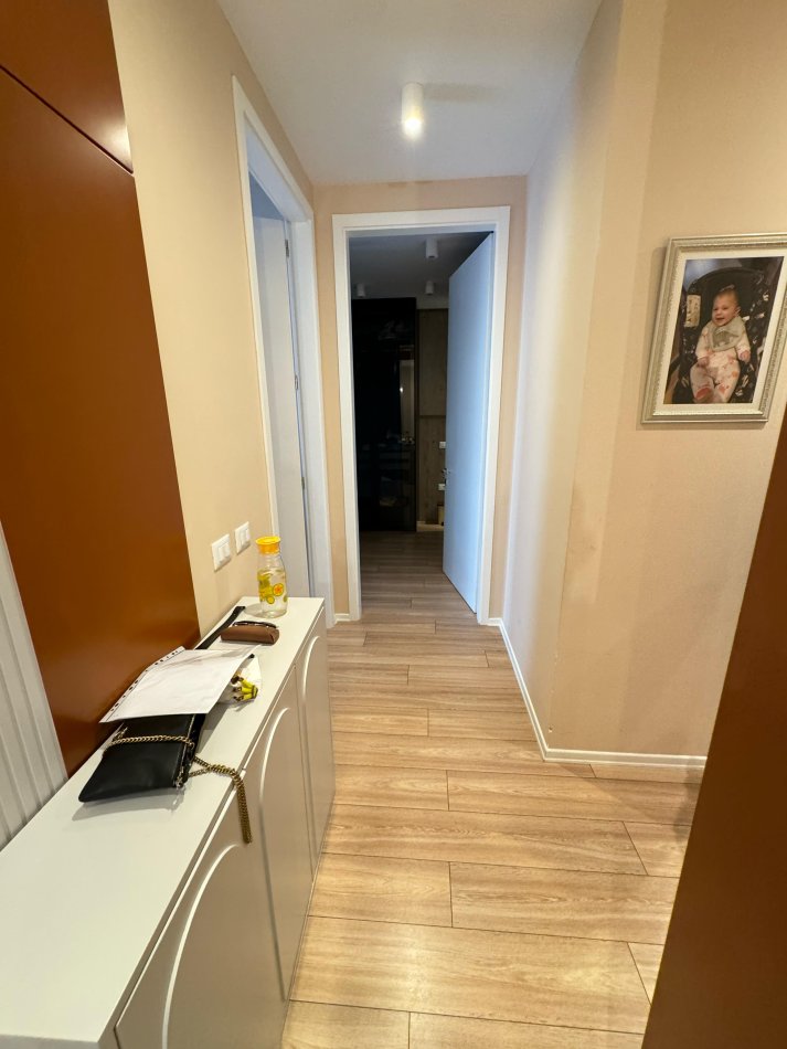 Tirane, jepet me qera apartament 2+1+Ballkon Kati 6, 95 m² 750 € (21 dhjetori)