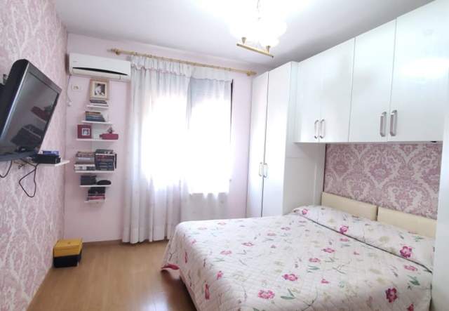 Tirane, shitet apartament 130 m² 195.000 Euro