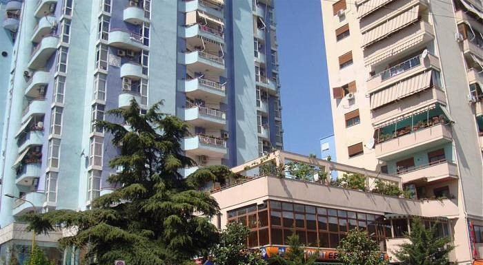 Tirane, shitet apartament 2+1+Ballkon Kati 2, 100 m² 270.000 € (Ish Ekspozita)